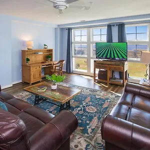 Apartment The Sanctuary - Sunset Haven B335, Virginia Beach